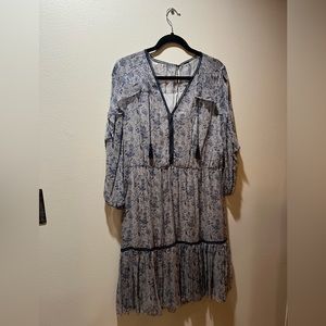 Elie Tahari 100% silk dress with Tassle tie